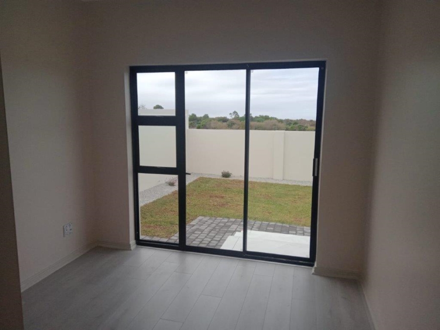 4 Bedroom Property for Sale in Wavecrest Eastern Cape